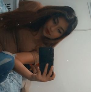 Meet your Posher, Carla